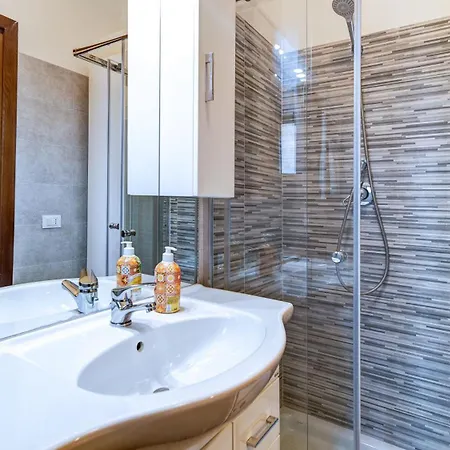 Apartment Donna Anna's House By Rentbeat Civitavecchia